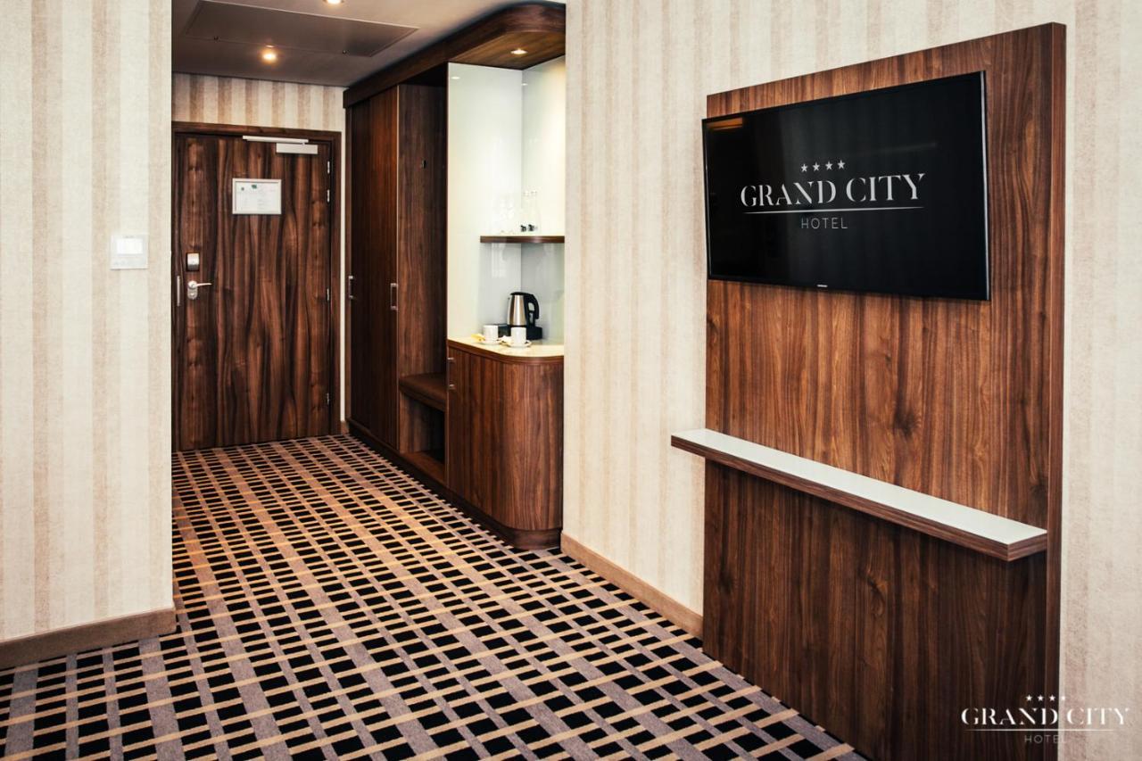 Hotel Grand City ヴロツワフ エクステリア 写真